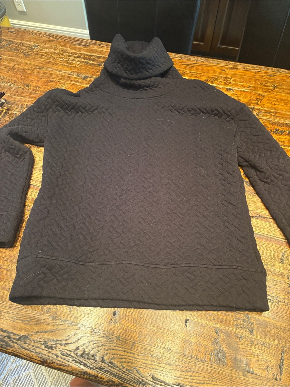 GAP Black Quilted-Texture Turtleneck Sweater